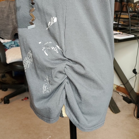 Amelia Austin size M/L gray glittery tunic - Picture 4 of 13